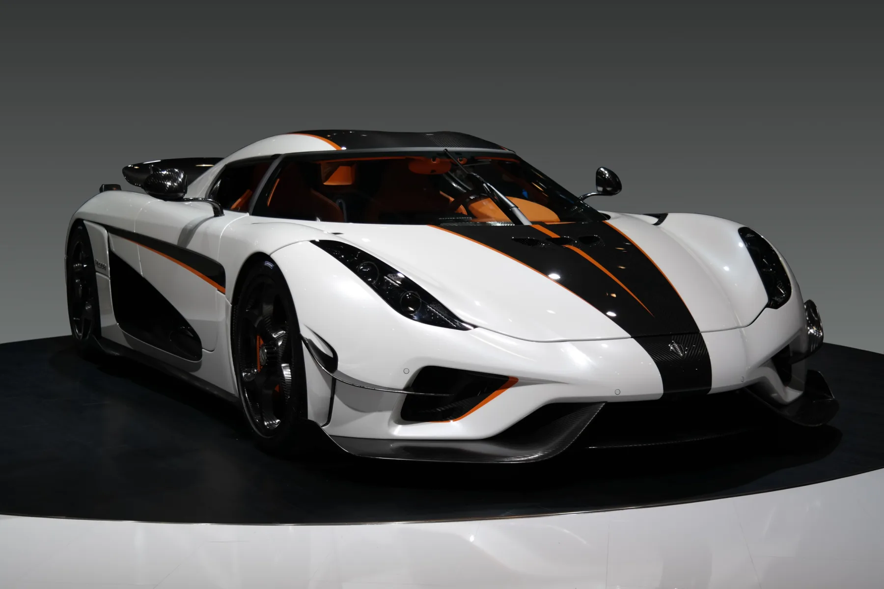 Koenigsegg Regera · photo 1 of 1